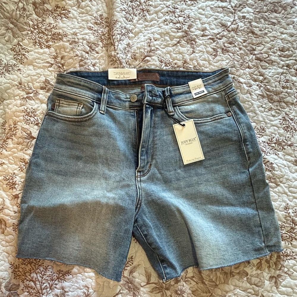 Brand new Judy blue size large shorts